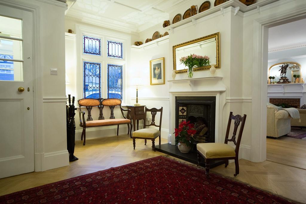 Ditton Lodge คิงส์ตันอะพอนเทมส์ ภายนอก รูปภาพ