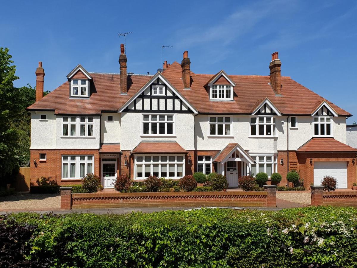 Ditton Lodge คิงส์ตันอะพอนเทมส์ ภายนอก รูปภาพ